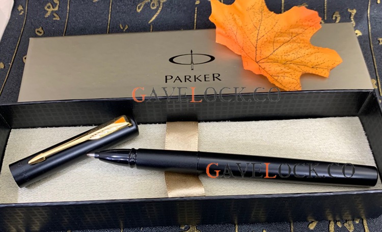 Copy PARKER IM Satin Black Lacquer Rollerball Pen Gold-coated